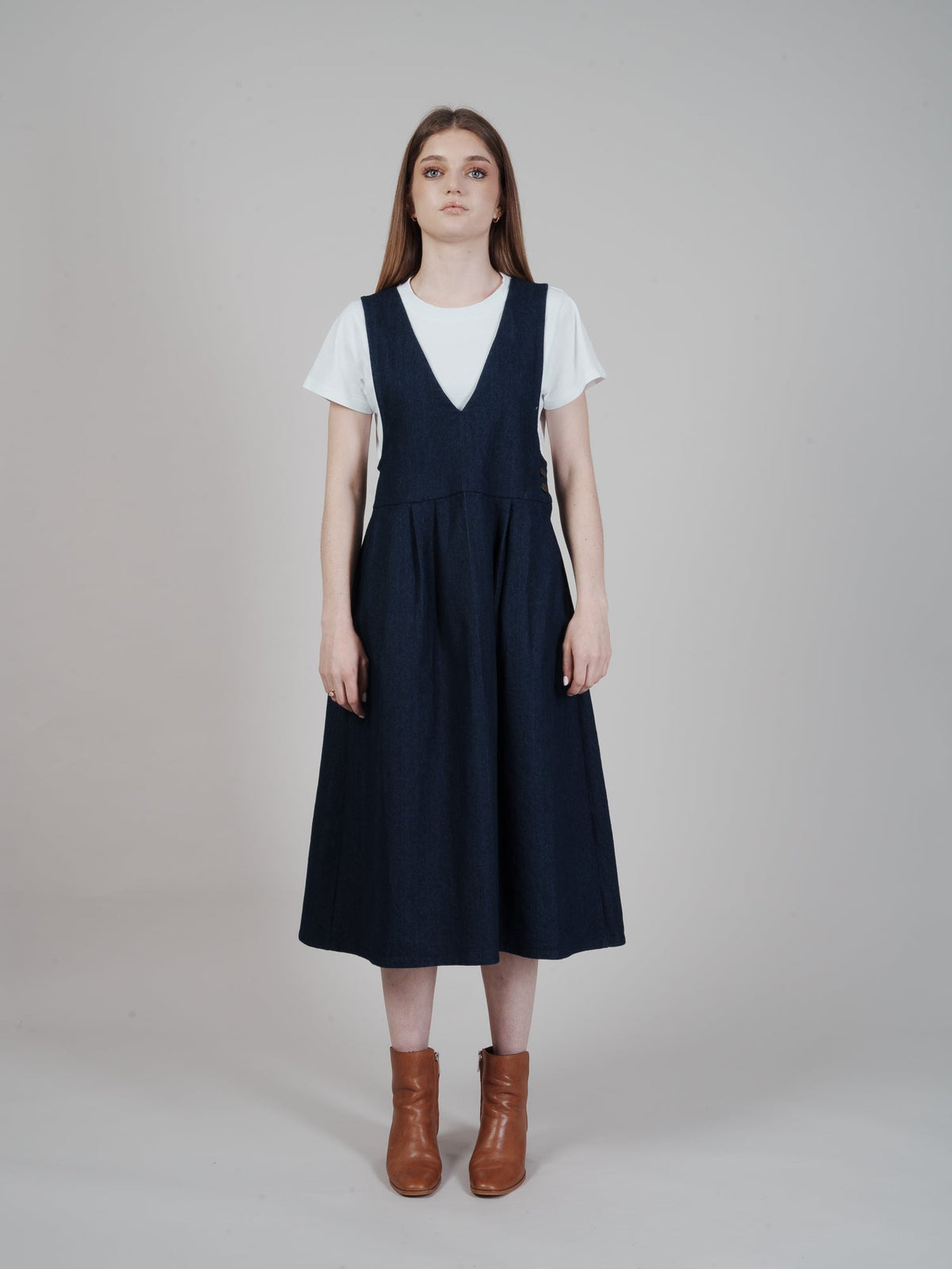 Deep V-neck Pinny