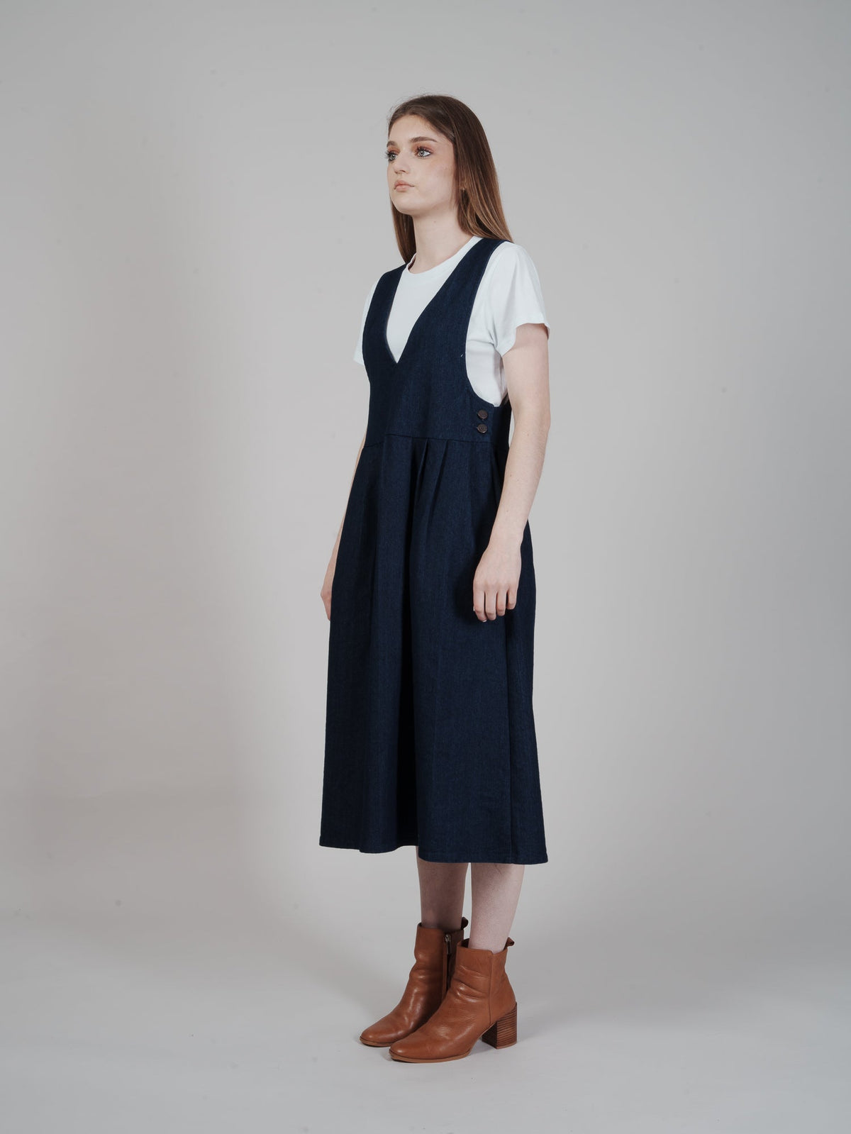 Deep V-neck Pinny