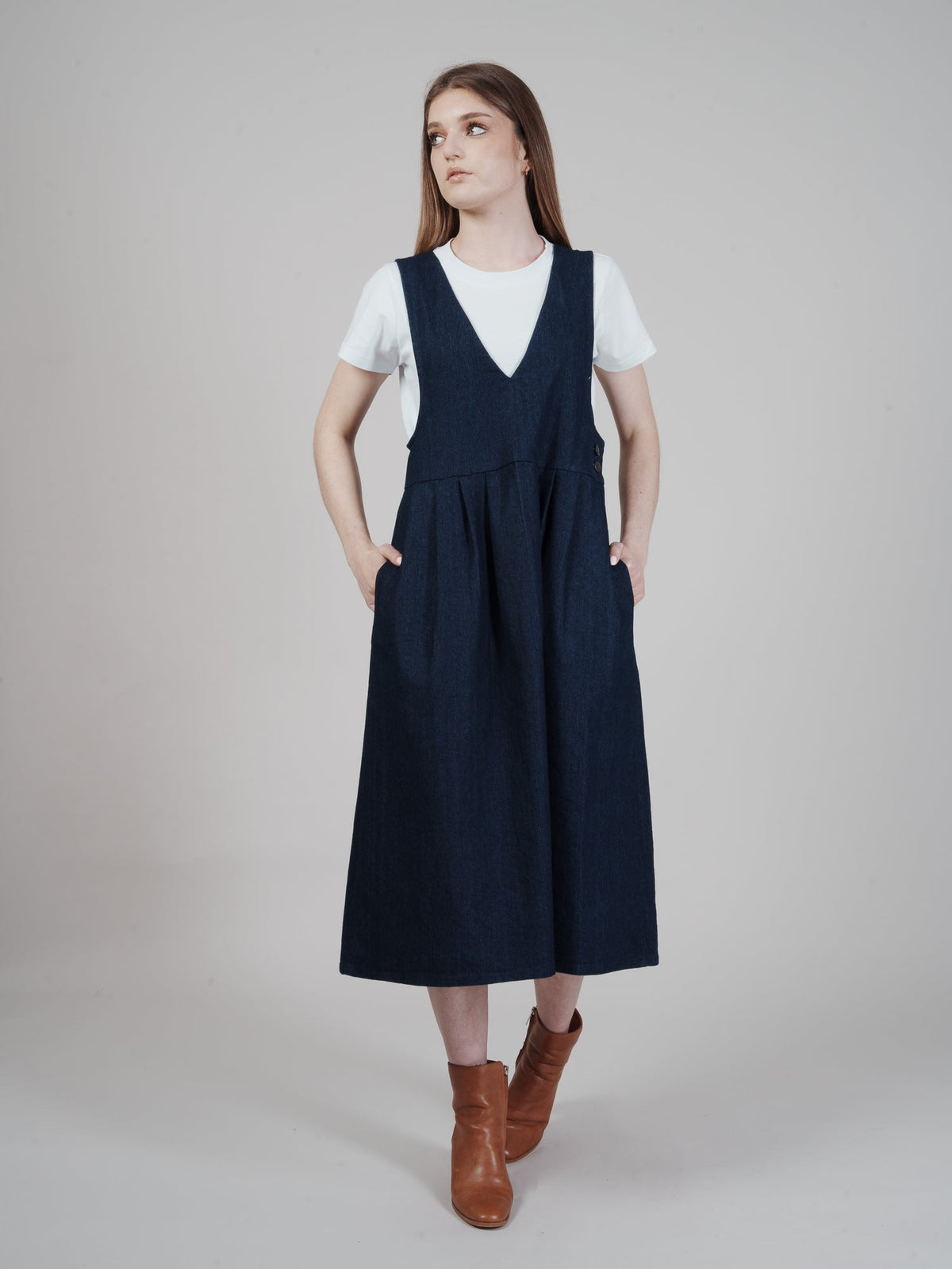 Deep V-neck Pinny