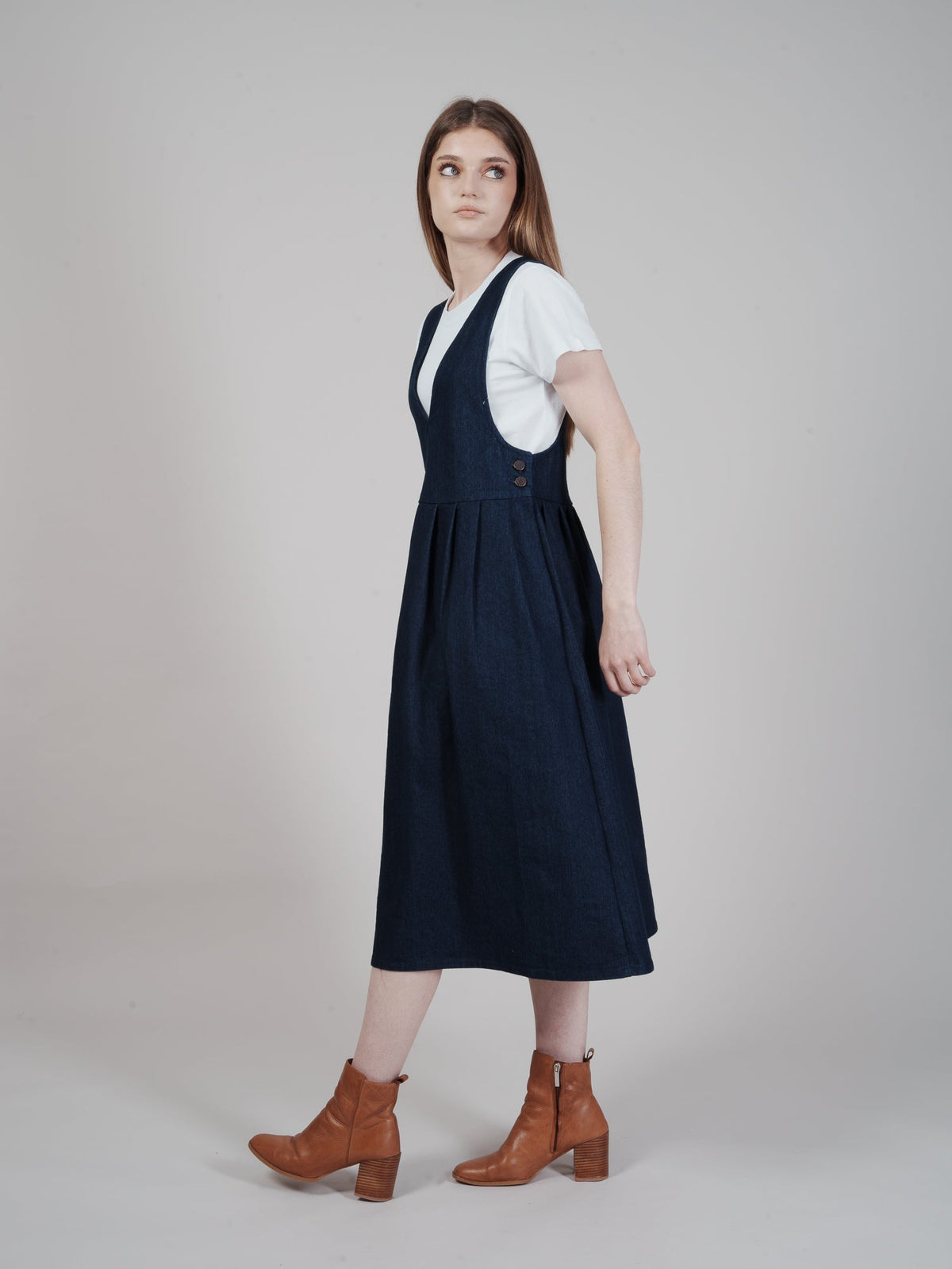 Deep V-neck Pinny