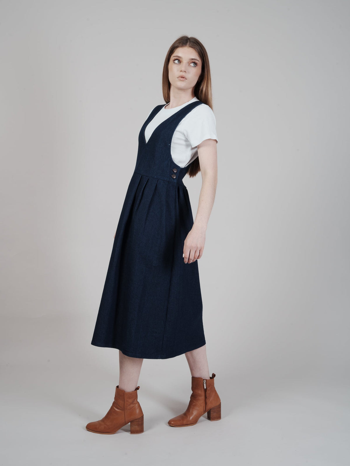 Deep V-neck Pinny