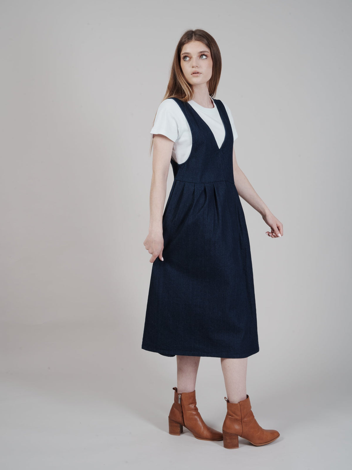 Deep V-neck Pinny