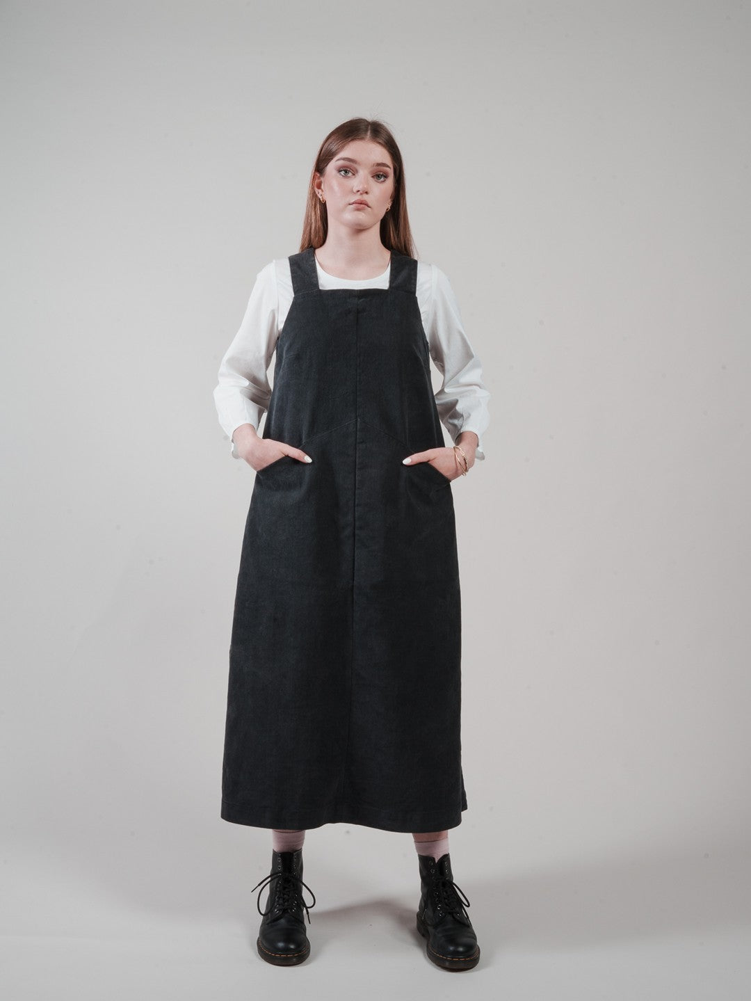 Boardroom Pinny - Black Stretch Denim