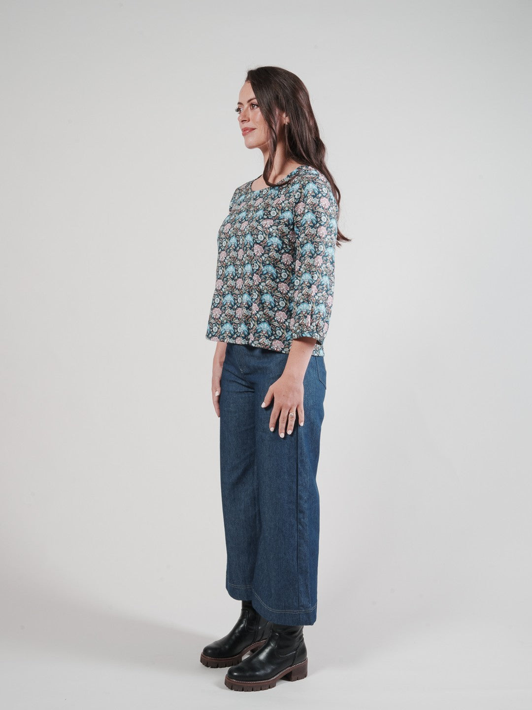 Aligned Air Blouse - Navy Floral