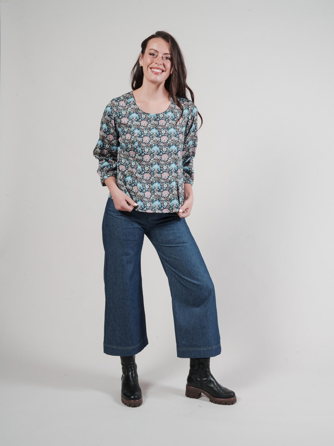 Aligned Air Blouse - Navy Floral