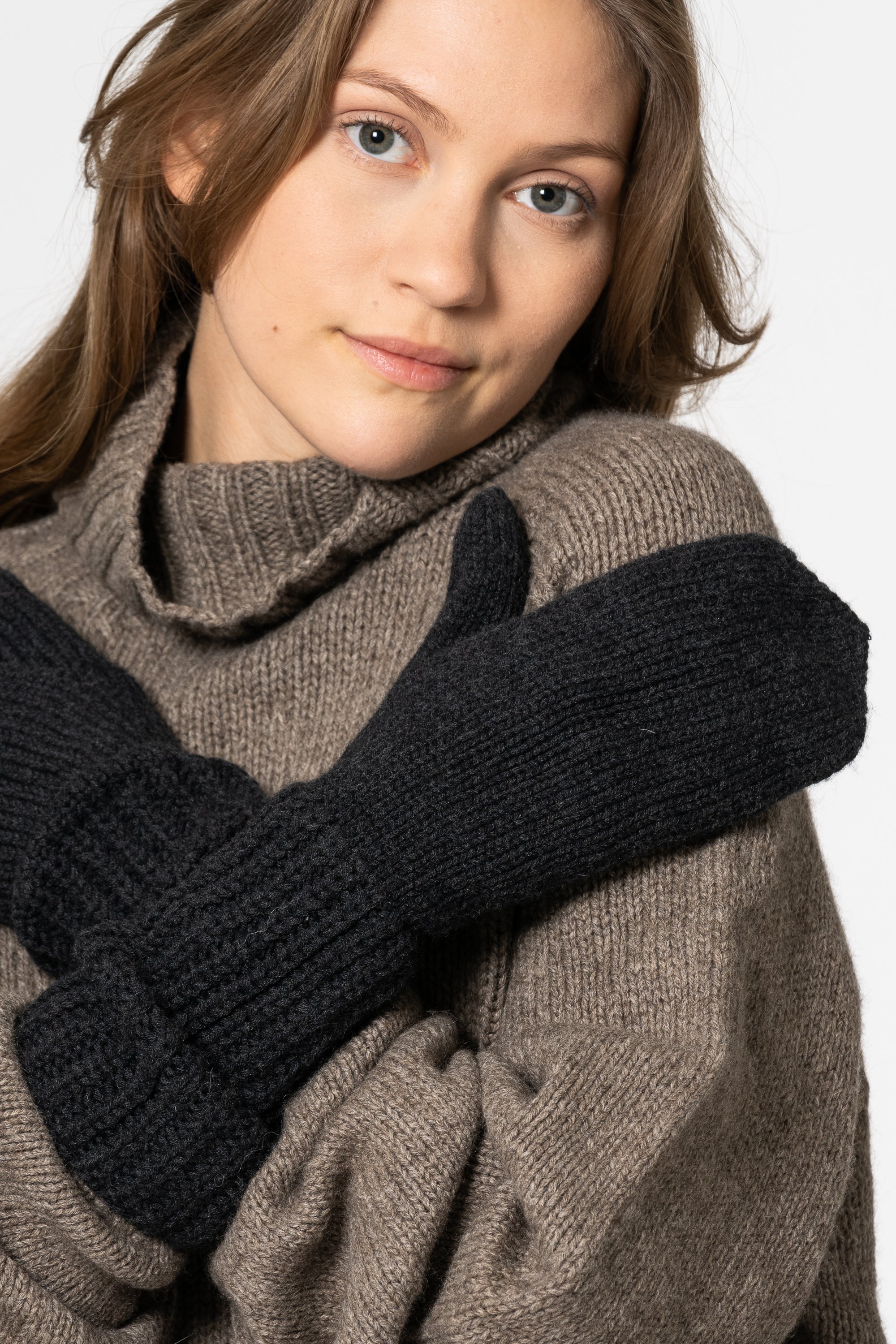 DINADI Merino Handknit Long Mittens - Onyx Grey