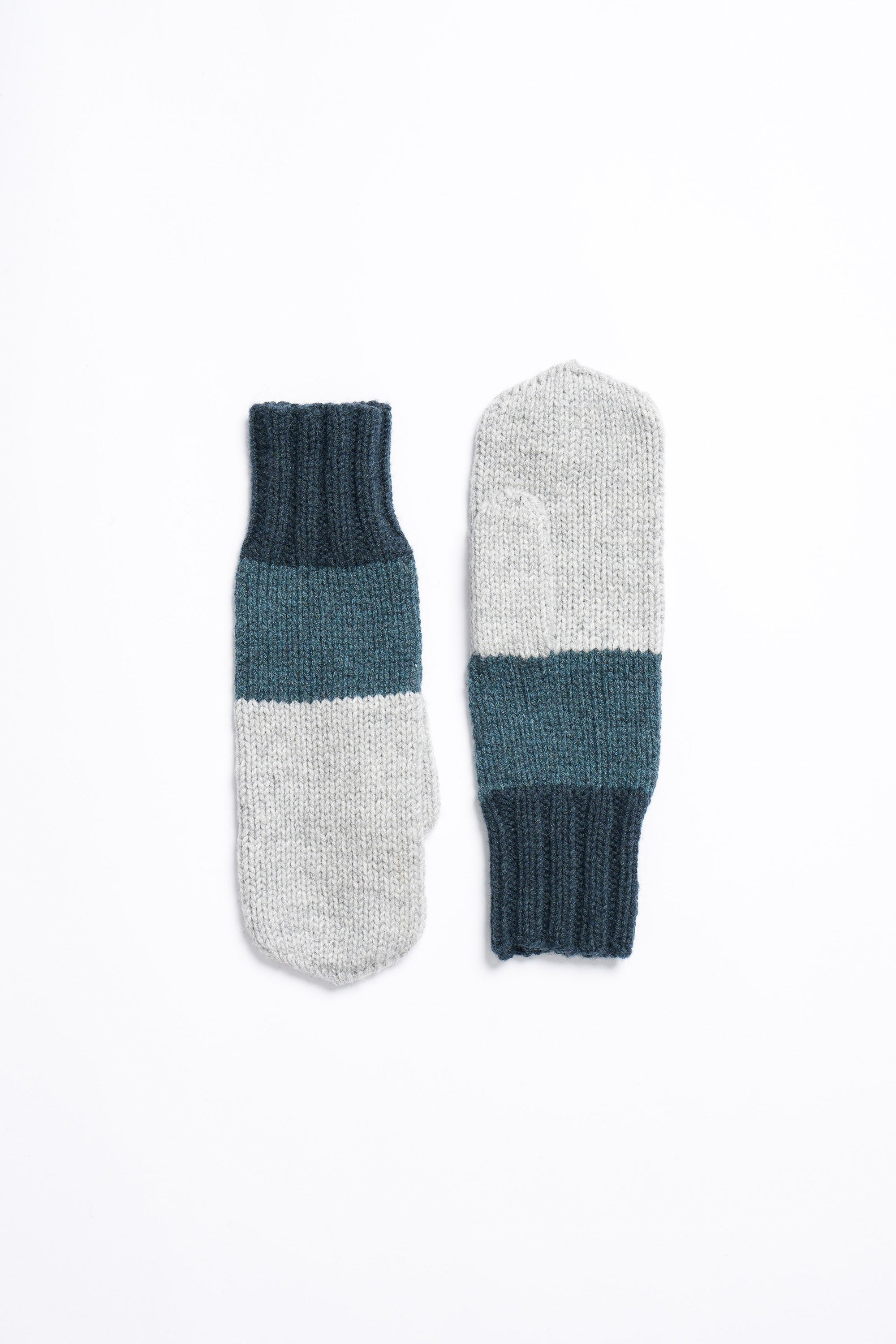 DINADI Merino Handknit Mittens - Peacock Blocked