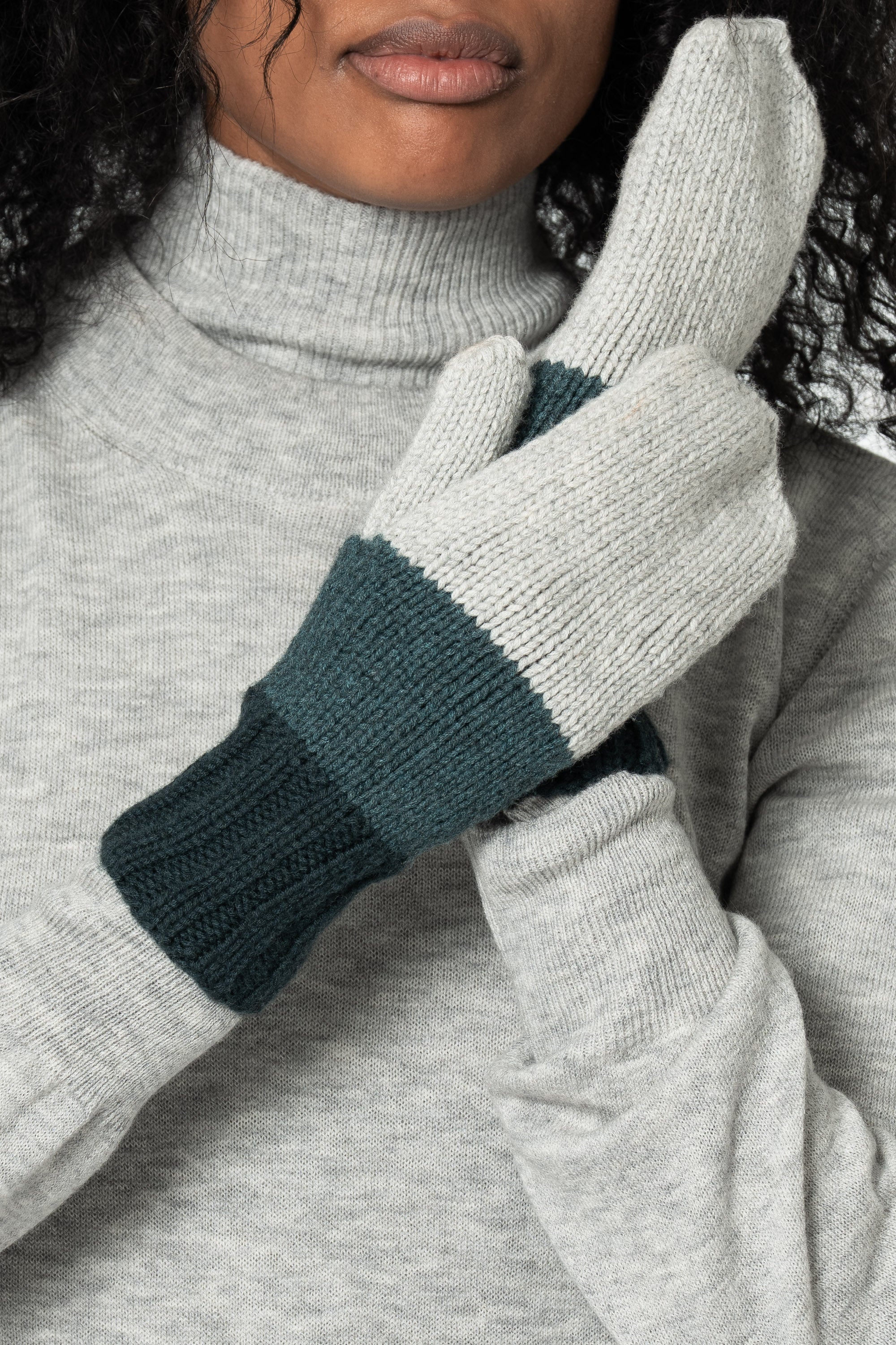 DINADI Merino Handknit Mittens - Peacock Blocked