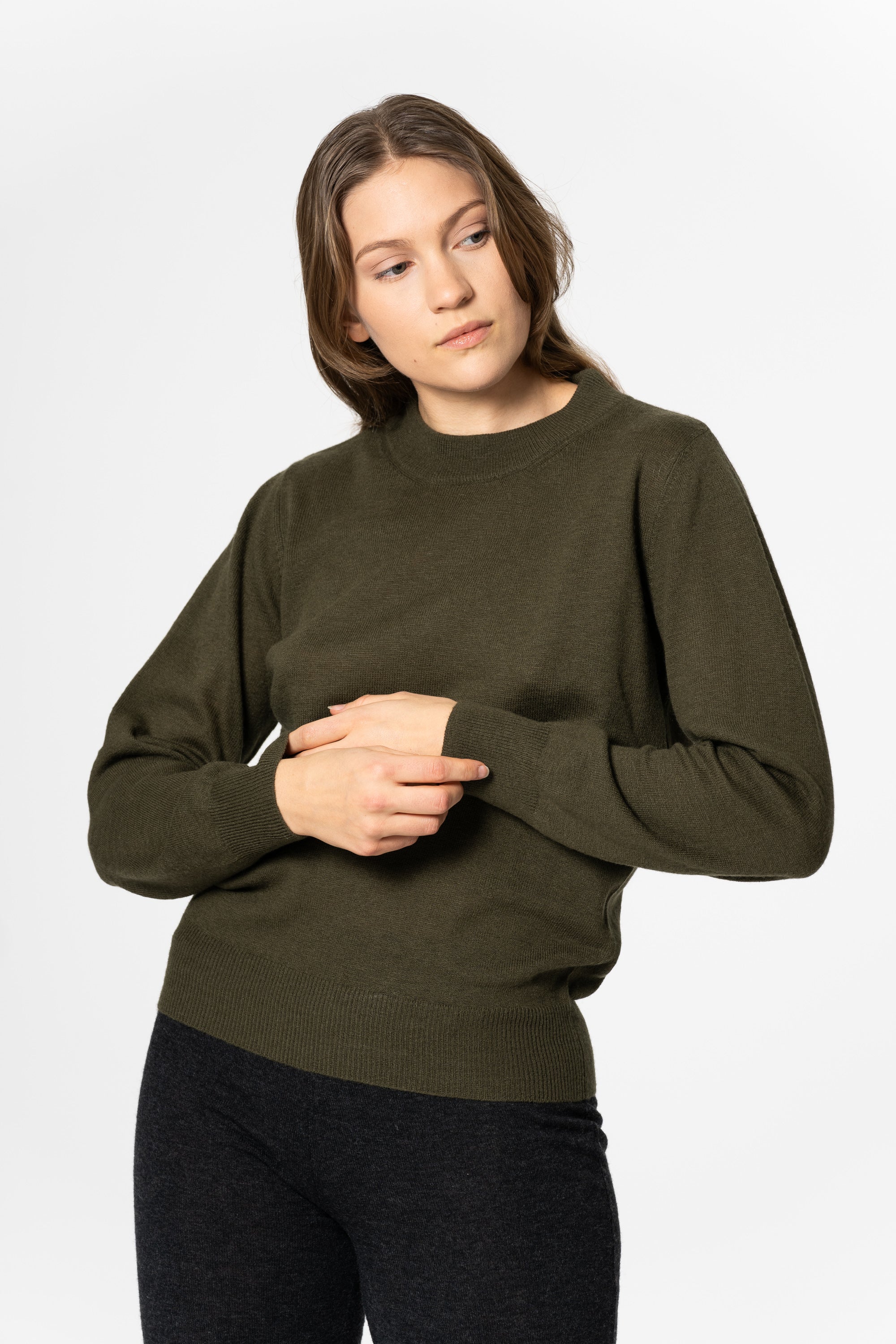 DINADI Merino O-Neck Sweater - Olive Green
