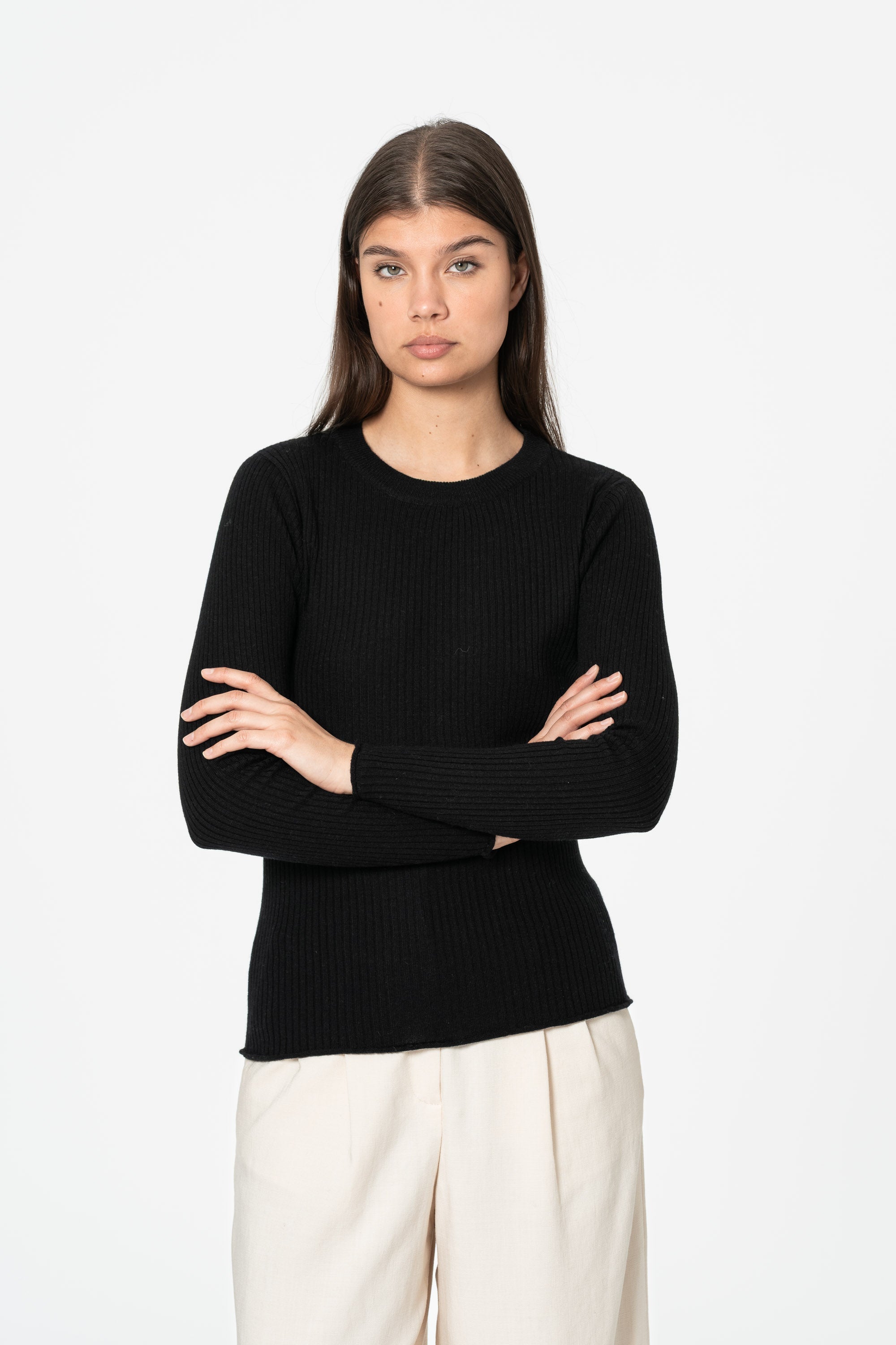 DINADI Merino Fitted Rib Sweater - Black