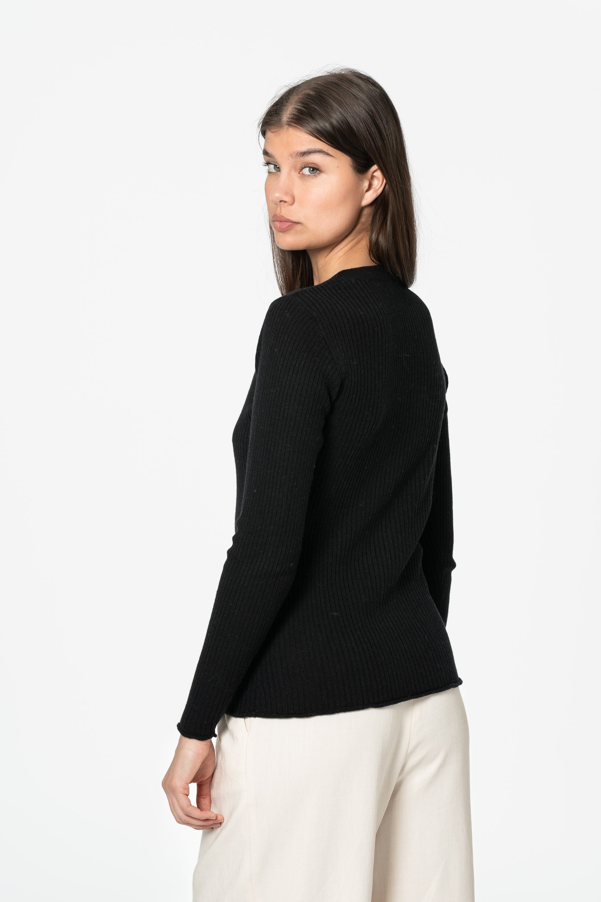DINADI Merino Fitted Rib Sweater - Black
