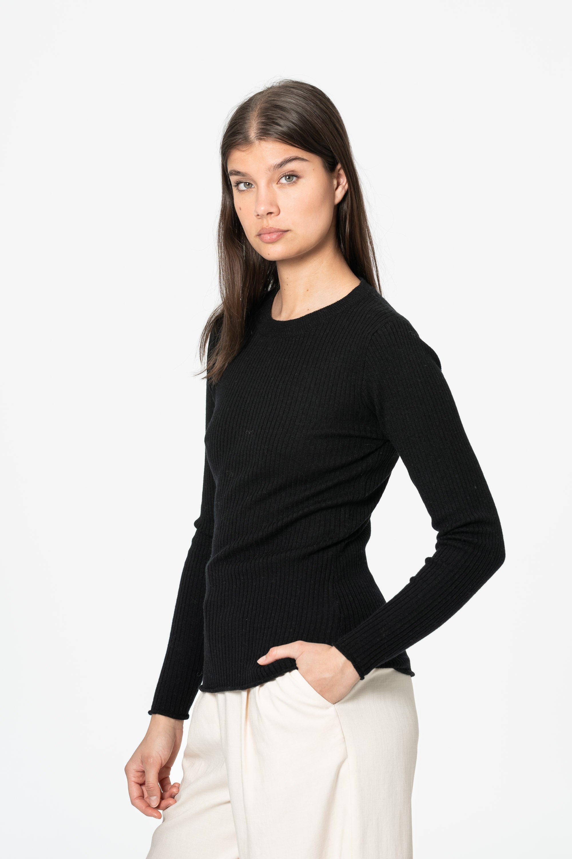 DINADI Merino Fitted Rib Sweater - Black