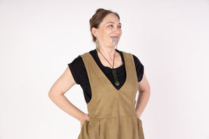 The V-neck Organic Corduroy Pinny - Moss